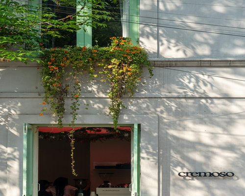 Exterior view of the studio entrance in CDMX